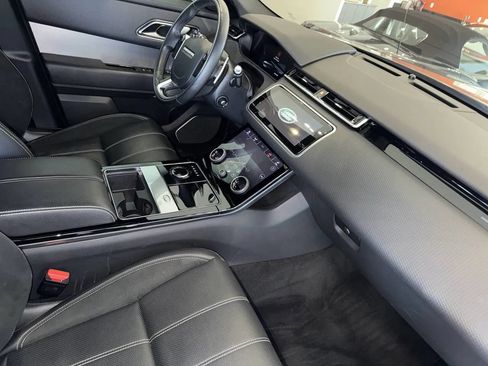 Used 2019 Land Rover Range Rover Velar R-Dynamic SE AWD/4WD image 22
