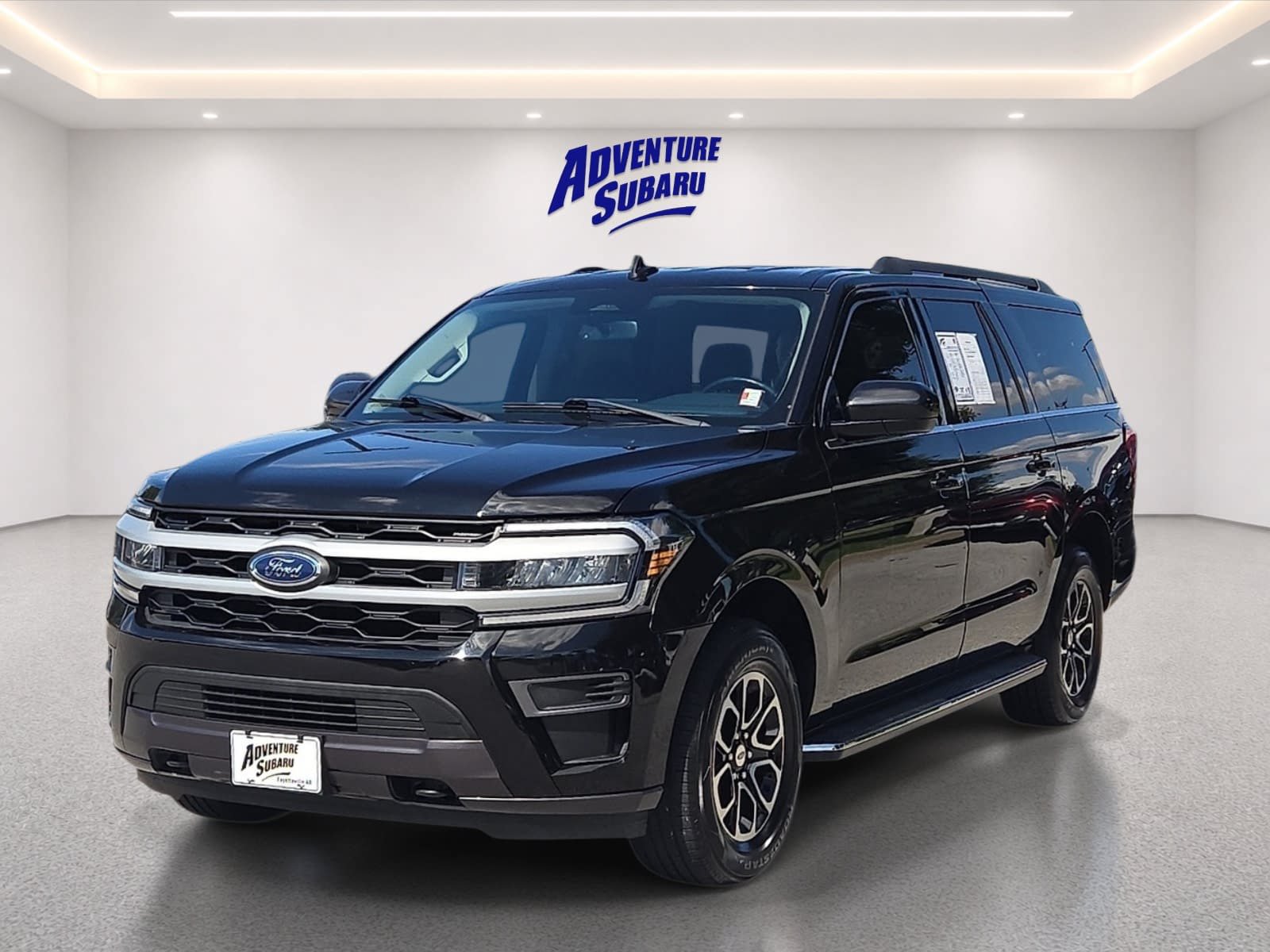 Used 2023 Ford Expedition Max XLT AWD/4WD image 2