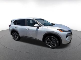 Used 2025 Nissan Rogue SV FWD video 2