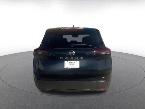 Used 2025 Nissan Rogue SV image 11