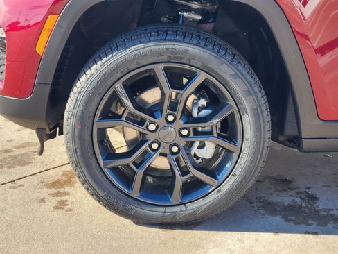 New 2025 Jeep Grand Cherokee Limited image 11