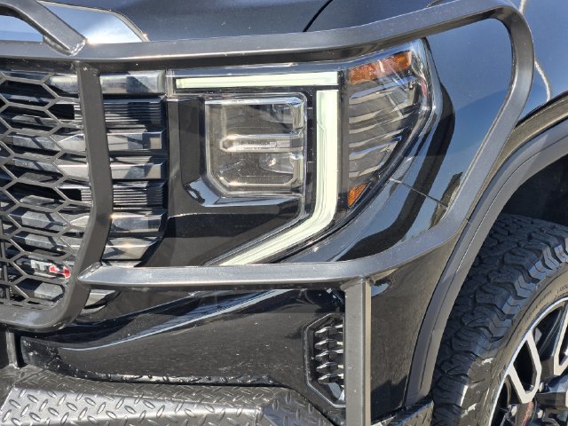 Used 2023 GMC Sierra 1500 AT4 w/ AT4 Premium Package AWD/4WD image 8