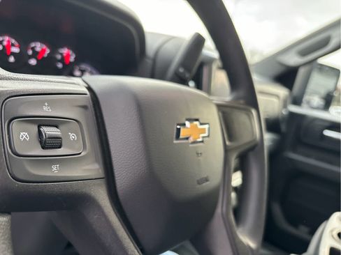 Used 2022 Chevrolet Silverado 2500 Custom w/ Custom Value Package image 10