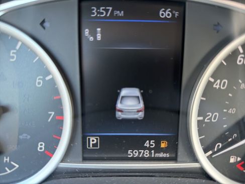 Used 2019 Nissan Sentra SV w/ Special Edition Package FWD image 10
