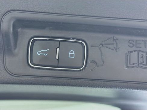 Used 2022 Ford Explorer Limited RWD image 29