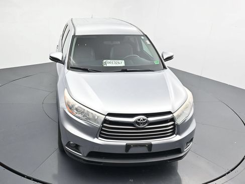 Used 2016 Toyota Highlander Plus AWD/4WD image 10