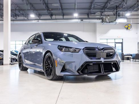 Used 2026 BMW M5 w/ Executive Package AWD/4WD image 3