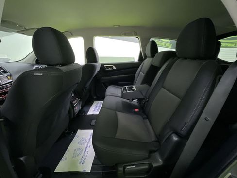 Used 2020 Nissan Pathfinder SV image 25