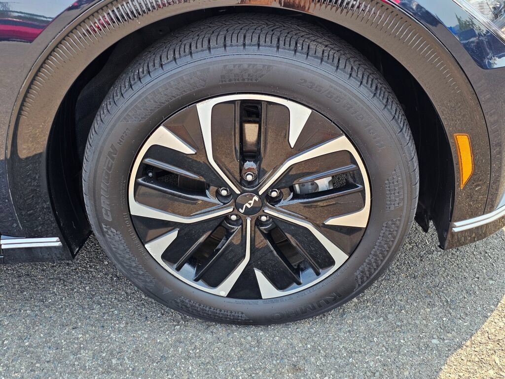 Certified 2024 Kia EV6 Wind AWD/4WD image 30