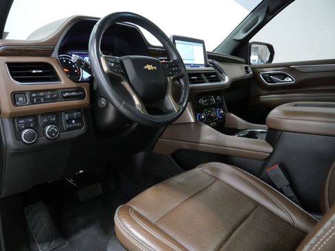 Used 2021 Chevrolet Tahoe High Country w/ Premium Package AWD/4WD image 11