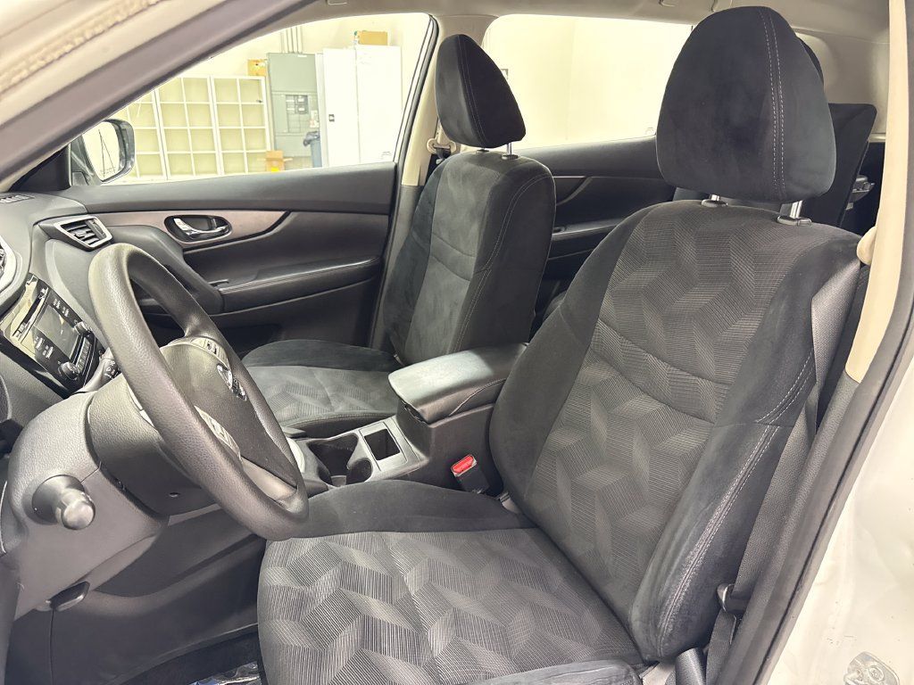 Used 2016 Nissan Rogue S AWD/4WD image 14