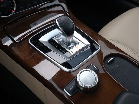 Used 2016 Mercedes-Benz SLK 300 image 26