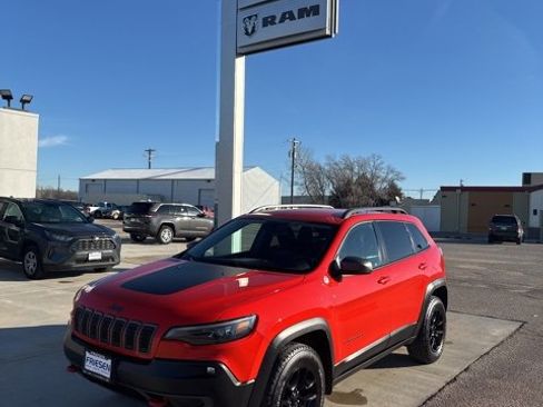 Used 2021 Jeep Cherokee Trailhawk w/ Trailer Tow Group image 2