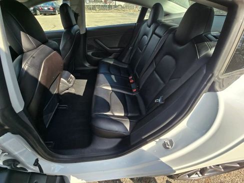 Used 2020 Tesla Model 3 Standard Range Plus image 11