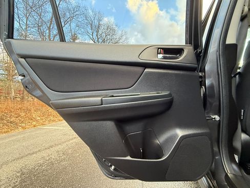 Used 2014 Subaru Crosstrek 2.0i Premium image 16