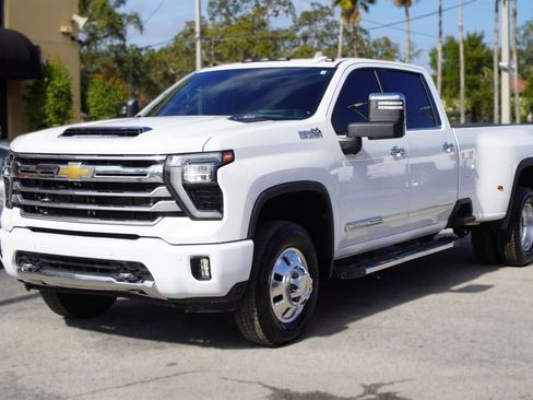 Used 2024 Chevrolet Silverado 3500 High Country w/ Technology Package image 9