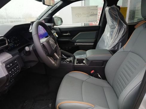 New 2025 Toyota Tacoma Trailhunter image 6