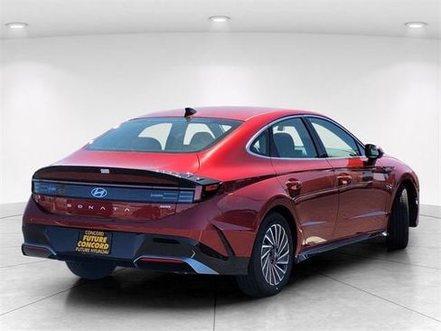 New 2025 Hyundai Sonata SEL image 3
