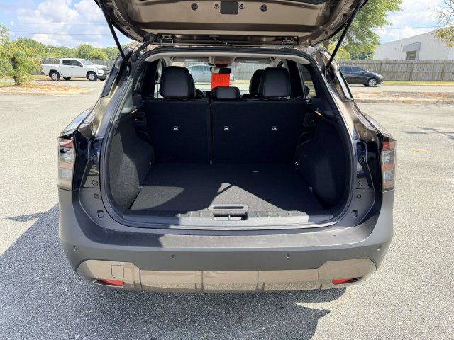 Used 2026 Nissan Kicks SR w/ Interior Electronics Package FWD image 12