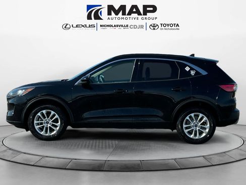 Used 2020 Ford Escape SE image 2