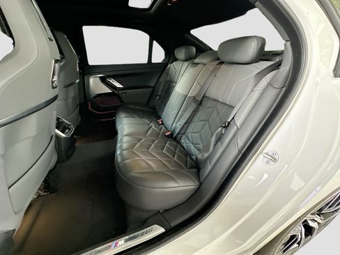 Used 2024 BMW 740i image 26