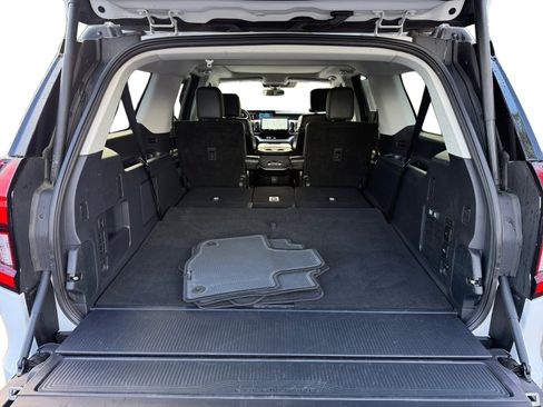 Certified 2025 Ford Expedition Max Platinum image 17