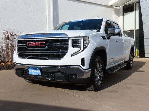 Used 2022 GMC Sierra 1500 SLT w/ SLT Convenience Package image 3