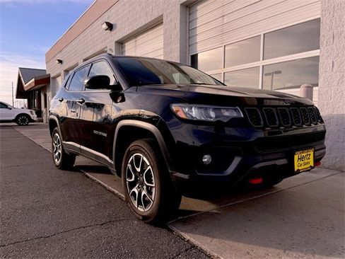 Used 2024 Jeep Compass Trailhawk image 10