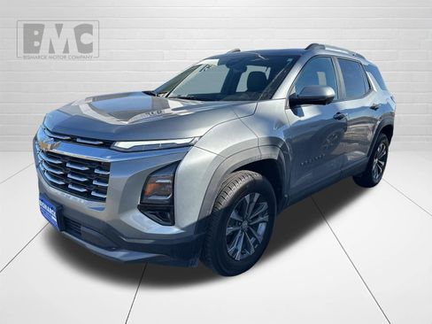 Used 2025 Chevrolet Equinox LT w/ Convenience Package II image 1