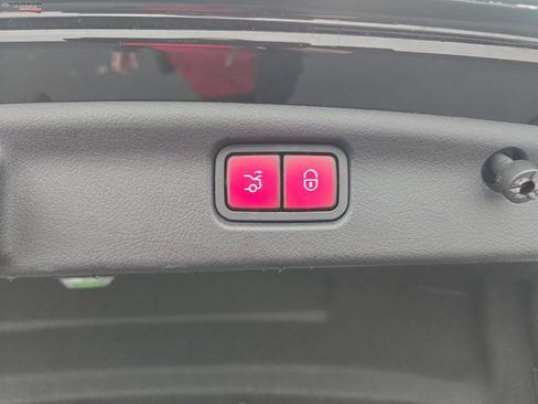 Used 2023 Mercedes-Benz C 300 Sedan image 45