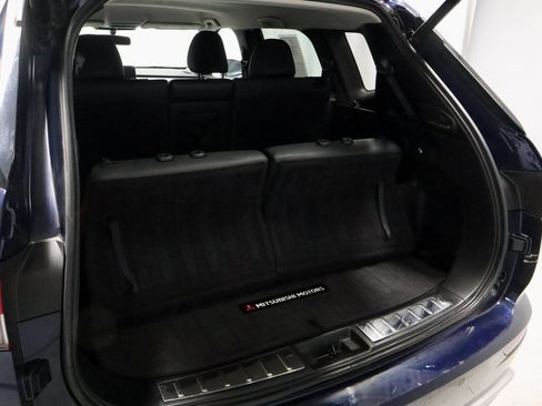 Used 2022 Mitsubishi Outlander SE image 17