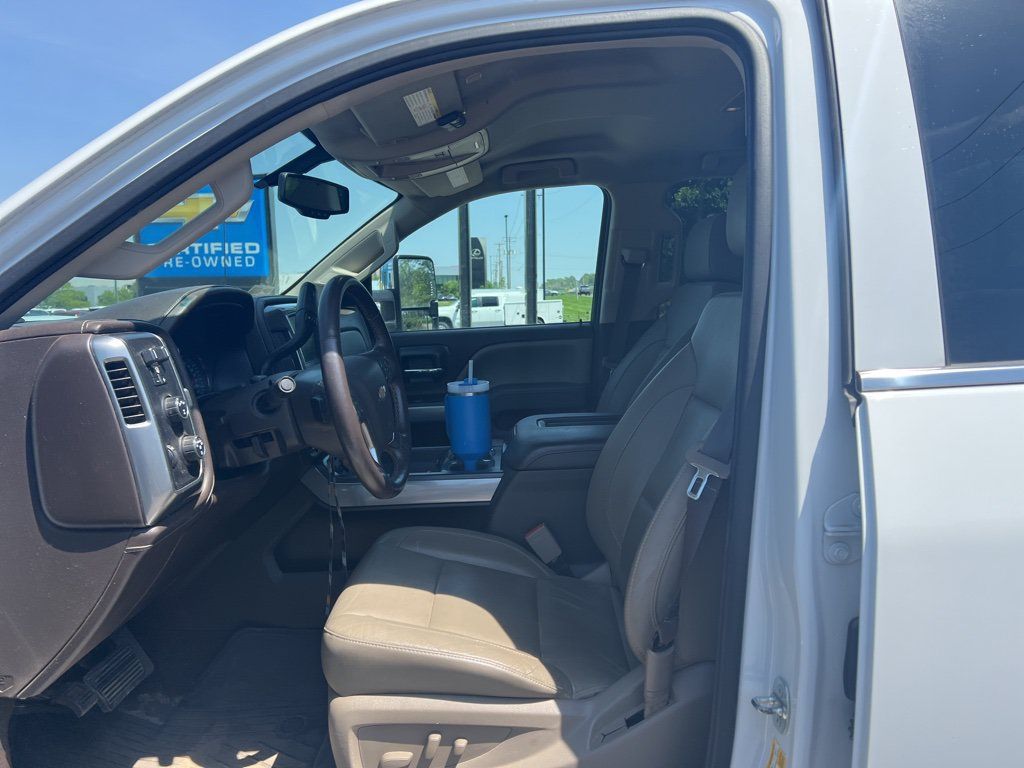 Used 2017 Chevrolet Silverado 2500 LTZ w/ LTZ Plus Package AWD/4WD image 26