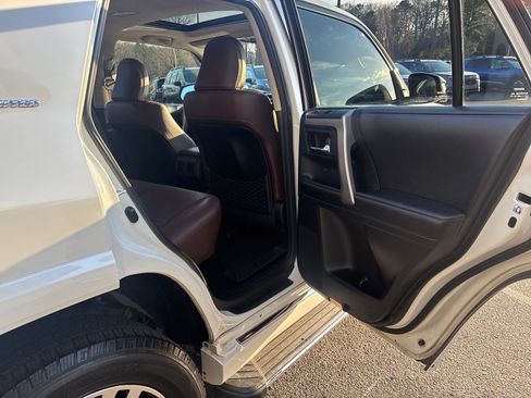 Used 2016 Toyota 4Runner Limited image 40