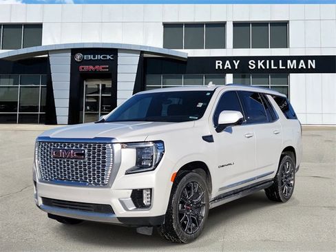 Used 2024 GMC Yukon Denali w/ Advanced Technology Package image 3