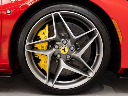 Certified 2021 Ferrari F8 Tributo RWD image 23