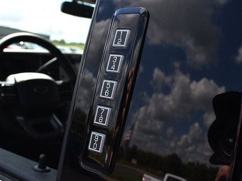 New 2026 Ford F250 Lariat w/ Chrome Package image 17