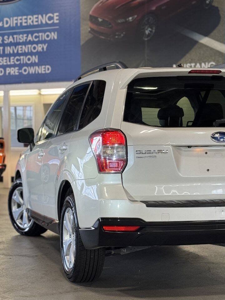 Used 2015 Subaru Forester 2.5i Limited AWD/4WD image 9