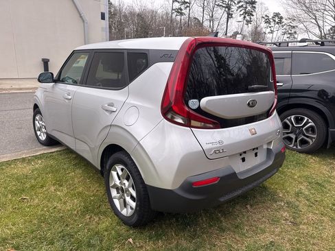Certified 2020 Kia Soul S image 7