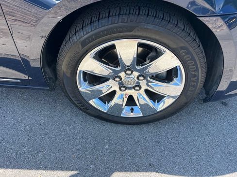 Used 2011 Buick LaCrosse CXL FWD image 11