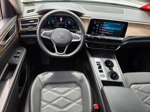 Used 2024 Volkswagen Atlas SE FWD image 13