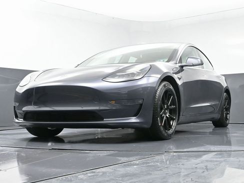 Used 2018 Tesla Model 3 Long Range image 52