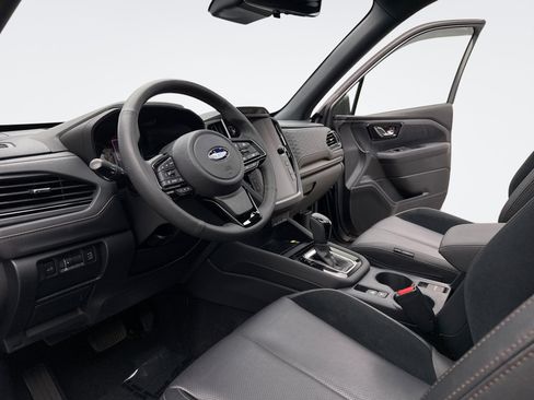 Used 2025 Subaru Forester Touring AWD/4WD image 10