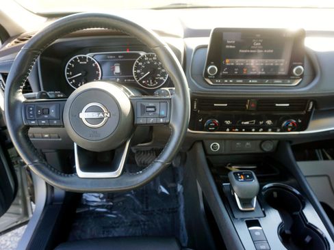 Used 2022 Nissan Rogue SV w/ SV Premium Package image 10