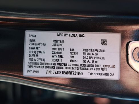 Used 2024 Tesla Model 3 Standard Range RWD image 37