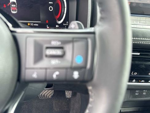 Used 2024 Nissan Rogue SL FWD image 30