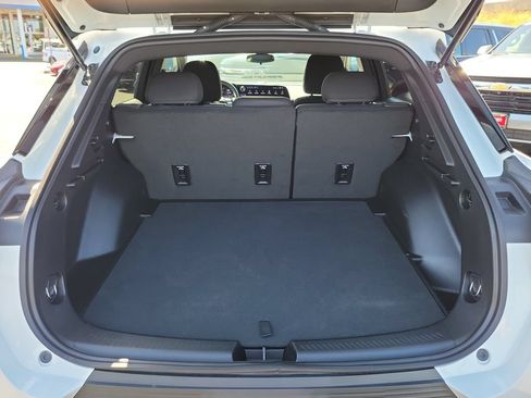 Used 2026 Chevrolet Equinox EV LT FWD image 19
