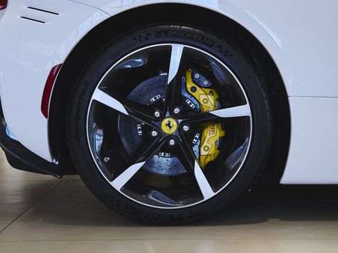 Used 2024 Ferrari SF90 Spider image 44