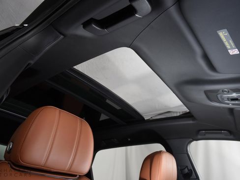 Certified 2023 Bentley Bentayga Extended Wheelbase image 23