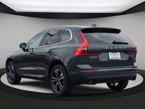 Used 2021 Volvo XC60 T5 Momentum w/ Advanced Package image 6
