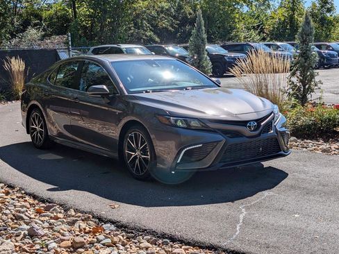 Used 2023 Toyota Camry SE image 8